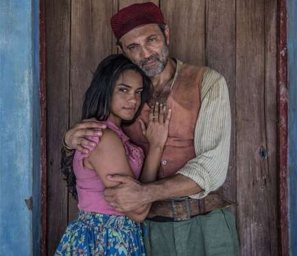 Lucy e Domingos em gravação de Velho Chico.