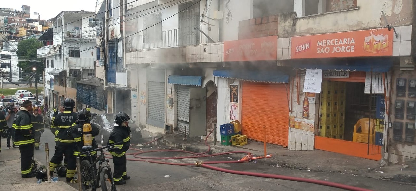 Salvador incêndio atinge loja no bairro da Federação BAHIA NO AR