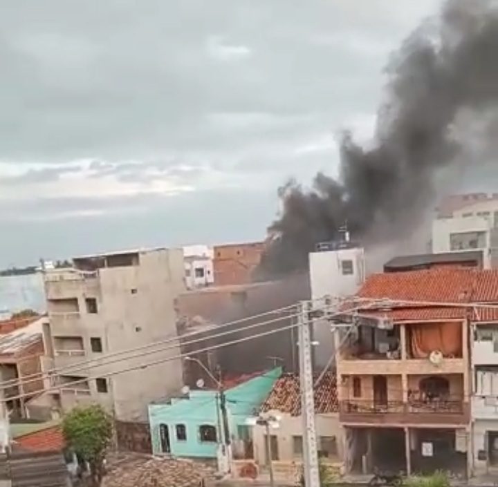 Inc Ndio Atinge Im Vel E Deixa Moradores Assustados Em Cidade Da Regi O