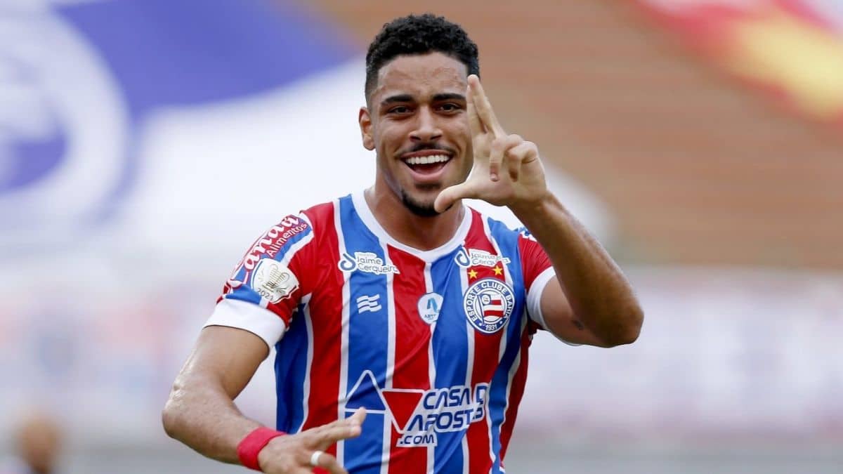 Bahia renova contrato lateral Matheus até 2026