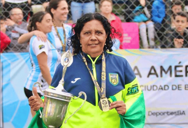 Dilma Mendes é eleita melhor treinadora de fut7 do mundo