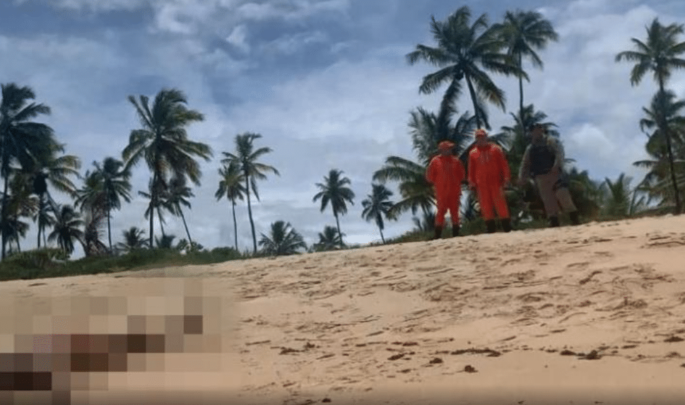 Corpo é encontrado nu boiando em Praia do Forte