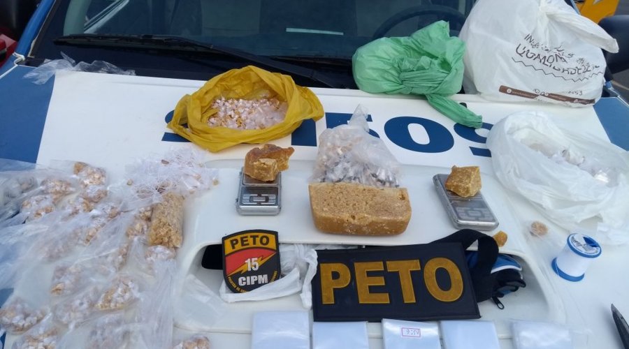 Polícia apreende e 1 5 mil pedras de crack em Salvador dez pessoas