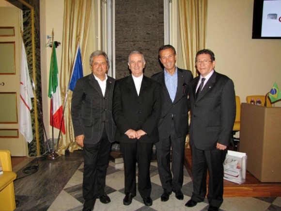 Camaçari: Caetano reúne com  empresários em Fermo, na Itália