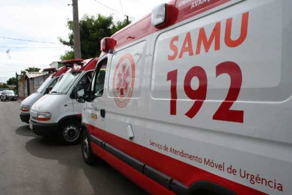Duas pessoas ficam feridas em acidente em Lauro de Freitas