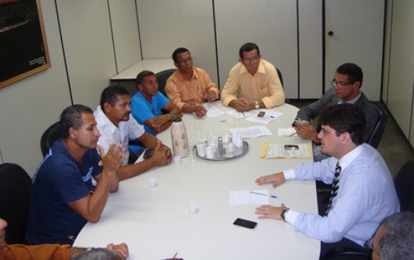 Camaçari: Zé de Elísio se reúne com secretários e moradores para discutir melhorias para o Nova Vitória