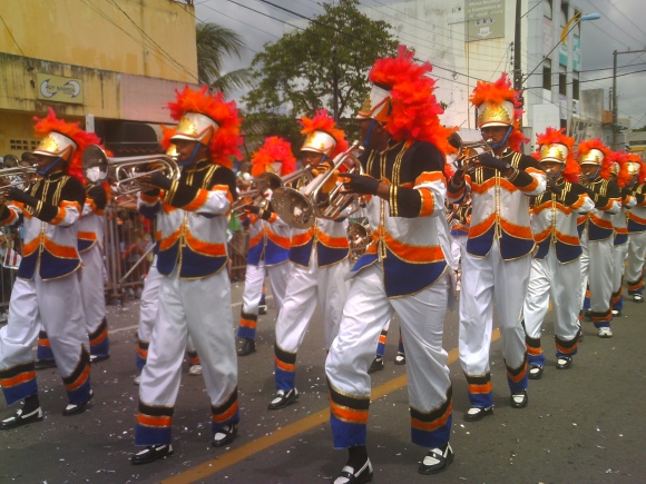 Veja as fotos do desfile de aniversário de Camaçari