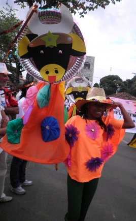 Camaçari: Desfile cívico em Vila de Abrantes abre os festejos em homenagem