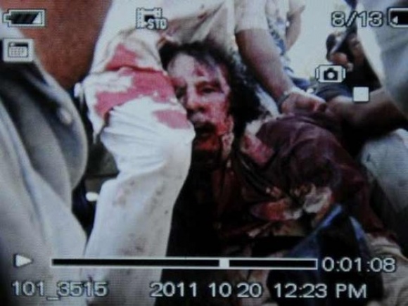 Kadhafi é capturado e está ferido nas pernas