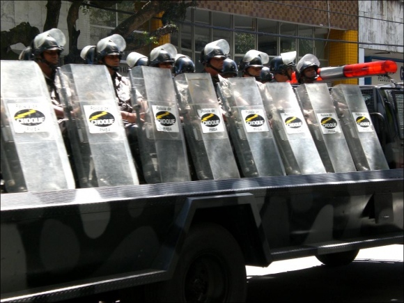 Candeias: Polícia de Choque acaba com protesto da Atdcan no Trevo