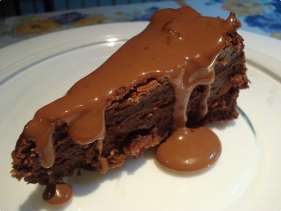 Torta Brownie: Fácil de fazer…Delicioso para comer puro ou com sorvete