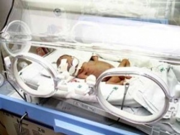 Morre bebê de 13 dias, após receber leite na veia