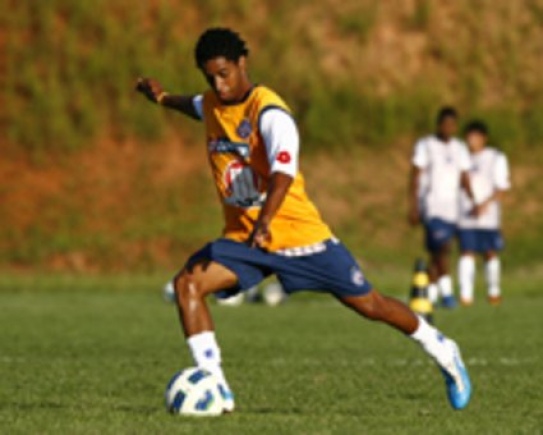 Por Dodô, Ávine fará ‘sacrifício’ para voltar a jogar no Brasileirão
