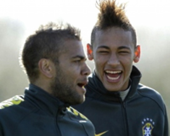 Neymar e Daniel Alves estão na lista final do prêmio de Melhor jogador do Mundo