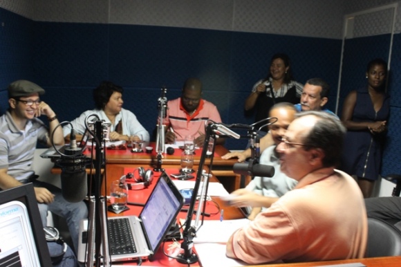 Oposição e situação se enfrentam em debate na Sucesso FM