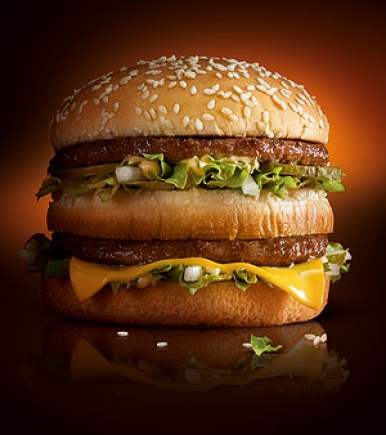 Chef denuncia e McDonalds tira química de hambúrguer