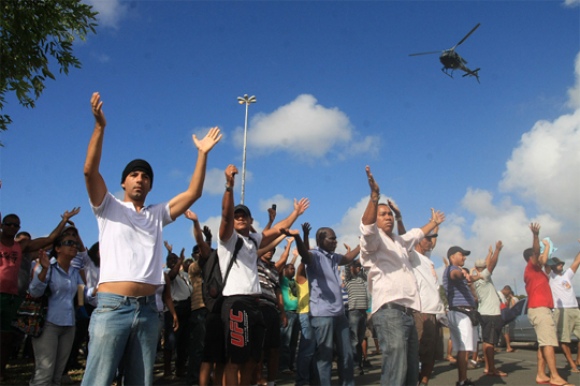 “Ô, o Carnaval acabou”, cantam PMs em greve após reunião sem acordo com governo