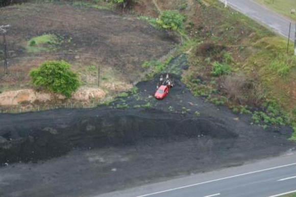 Candeias: De helicóptero, polícia flagra furto de asfalto na BR-324