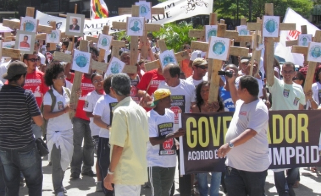 Bahia: Wagner só negocia com professores se acabar a greve