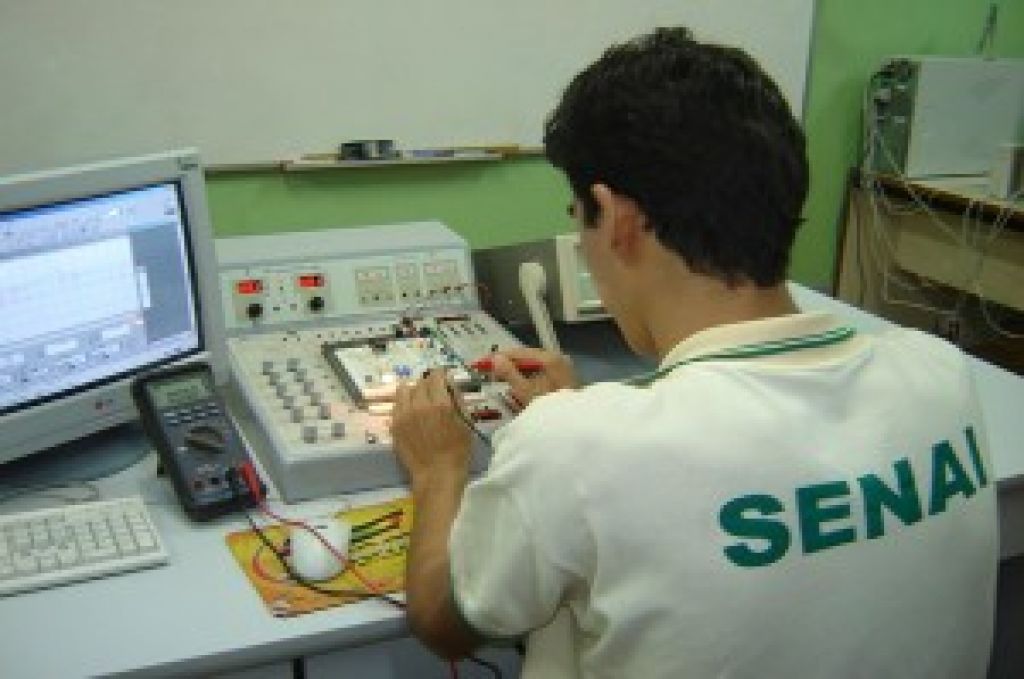 Senai oferece 450 bolsas para cursos técnicos na Bahia