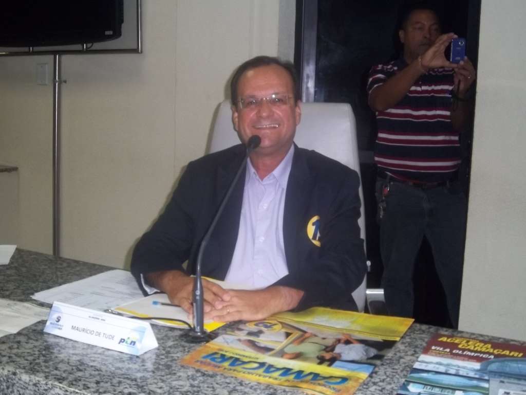 Maurício de Tude diz que Ademar copia suas propostas e pede que o prefeito “seja bom aluno, não vá copiar errado”