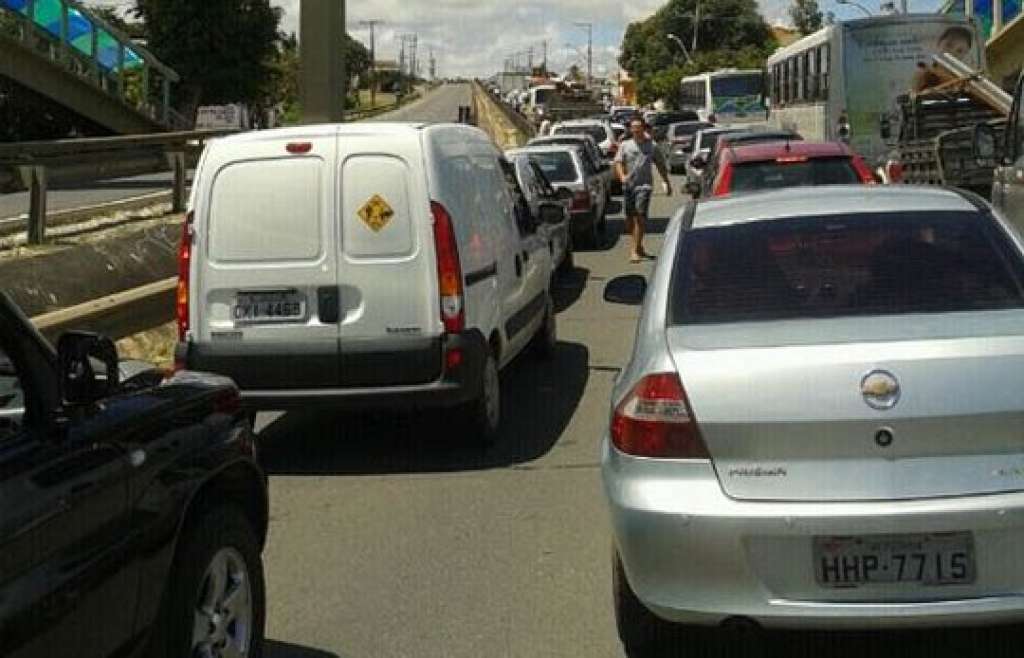 Feriadão: 100 mil veículos devem passar pela Estrada do Coco na Páscoa