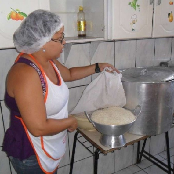 Merenda escolar em Candeias