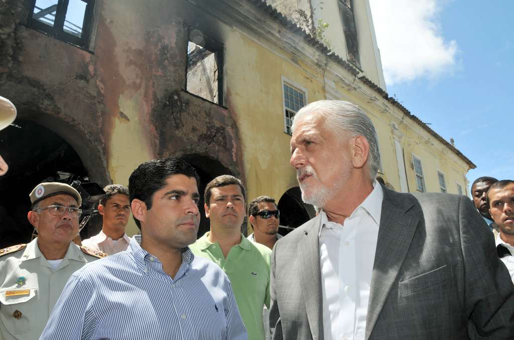 Salvador: ACM Neto e Jaques Wagner visitam Parque Solar Boa Vista após incêndio