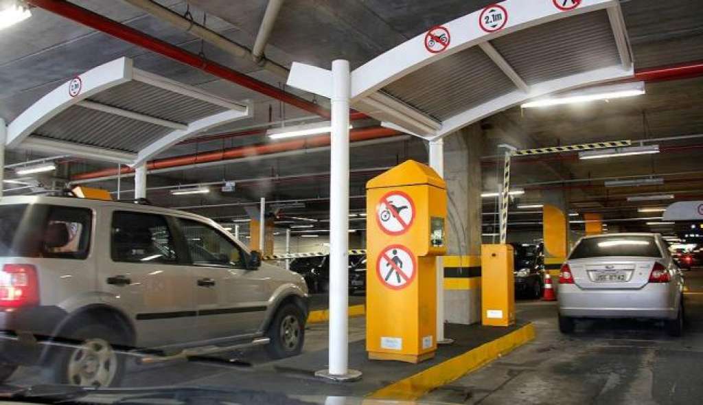 Prefeitura recebe notificação para cobranças de estacionamentos em Shoppings