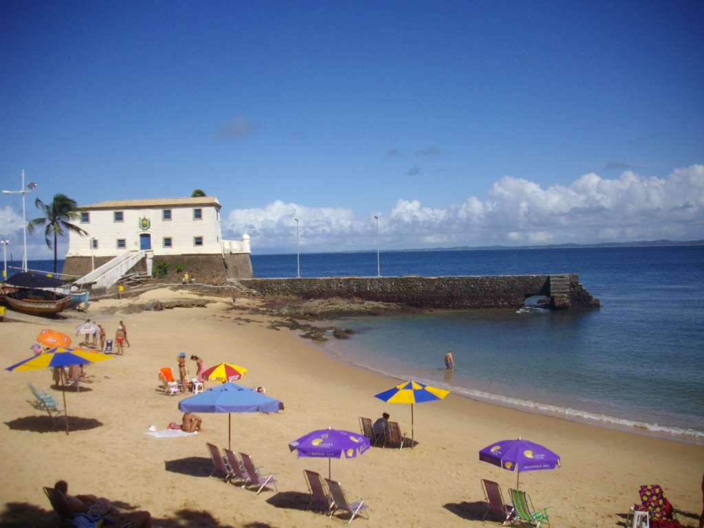 Inema aponta 11 praias impróprias para banho no fim de semana