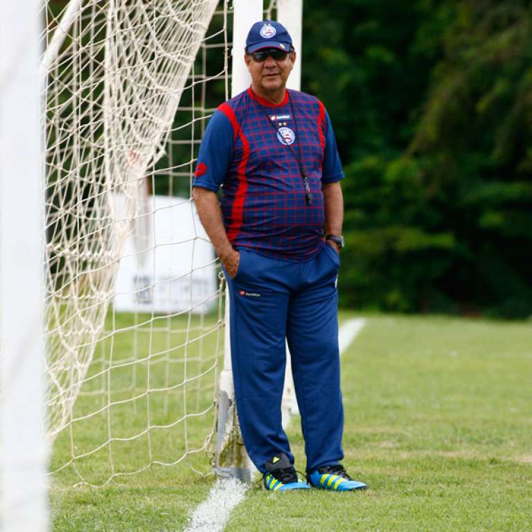 Oficial : Joel Santana é o novo técnico do Bahia