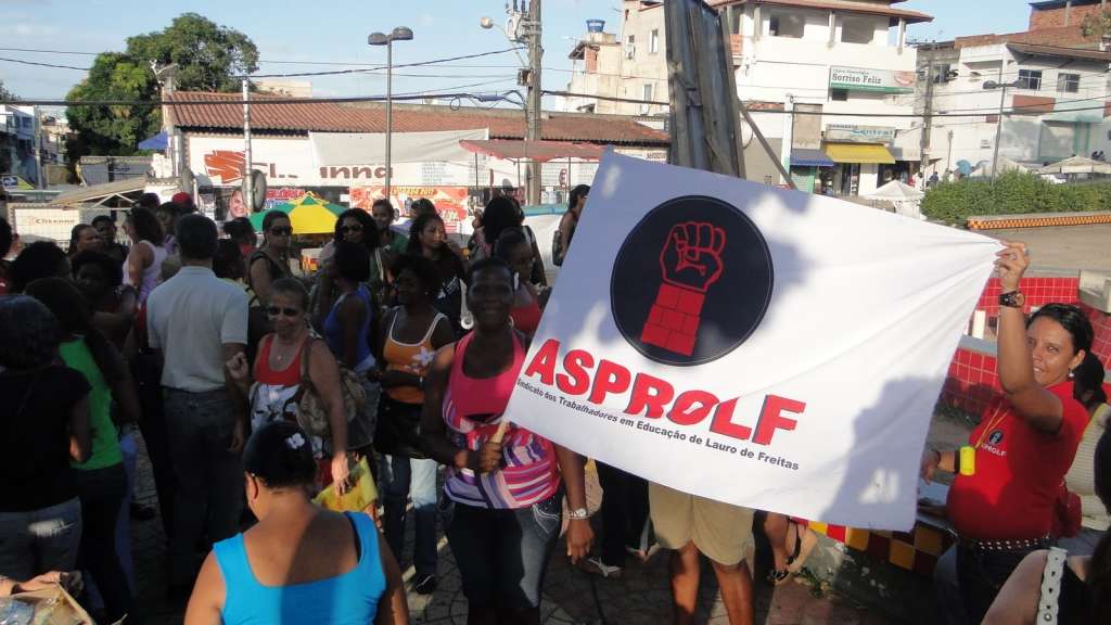 Professores de Lauro de Freitas mantêm indicativo de greve