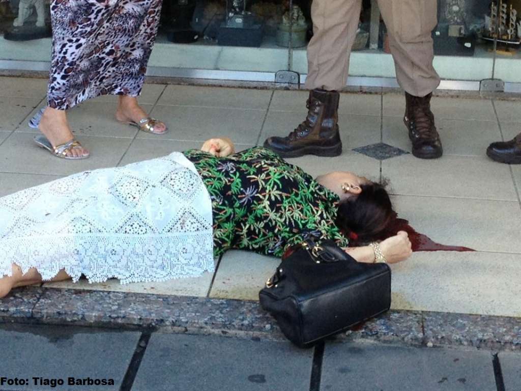 URGENTE: Mulher é baleada e morta durante assalto em Salvador