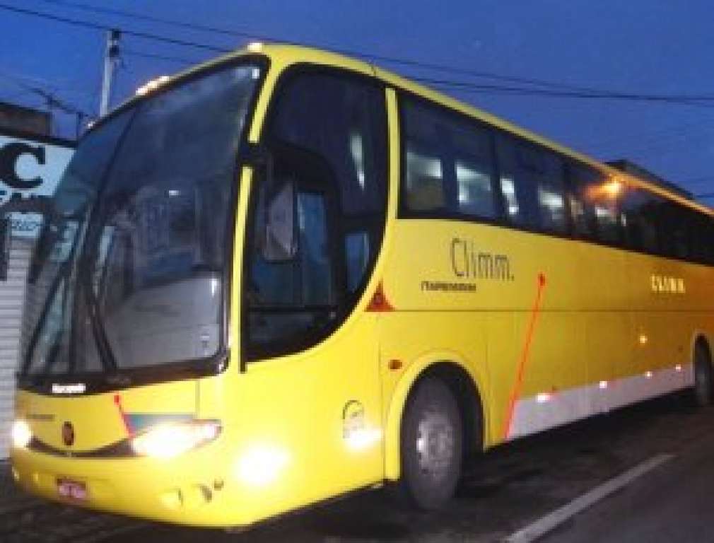 4 homens interceptam  ônibus interestadual e saqueiam os passageiros