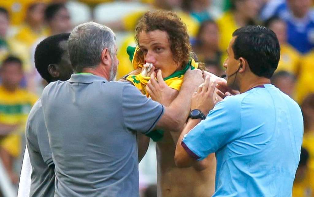 Mesmo com fratura no nariz, David Luiz joga. Paulinho está fora
