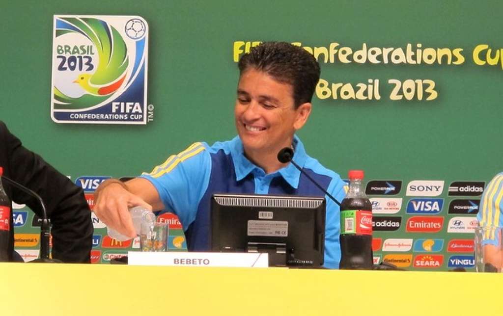 Bebeto lamenta postura do ex-parceiro Romário sobre a Copa