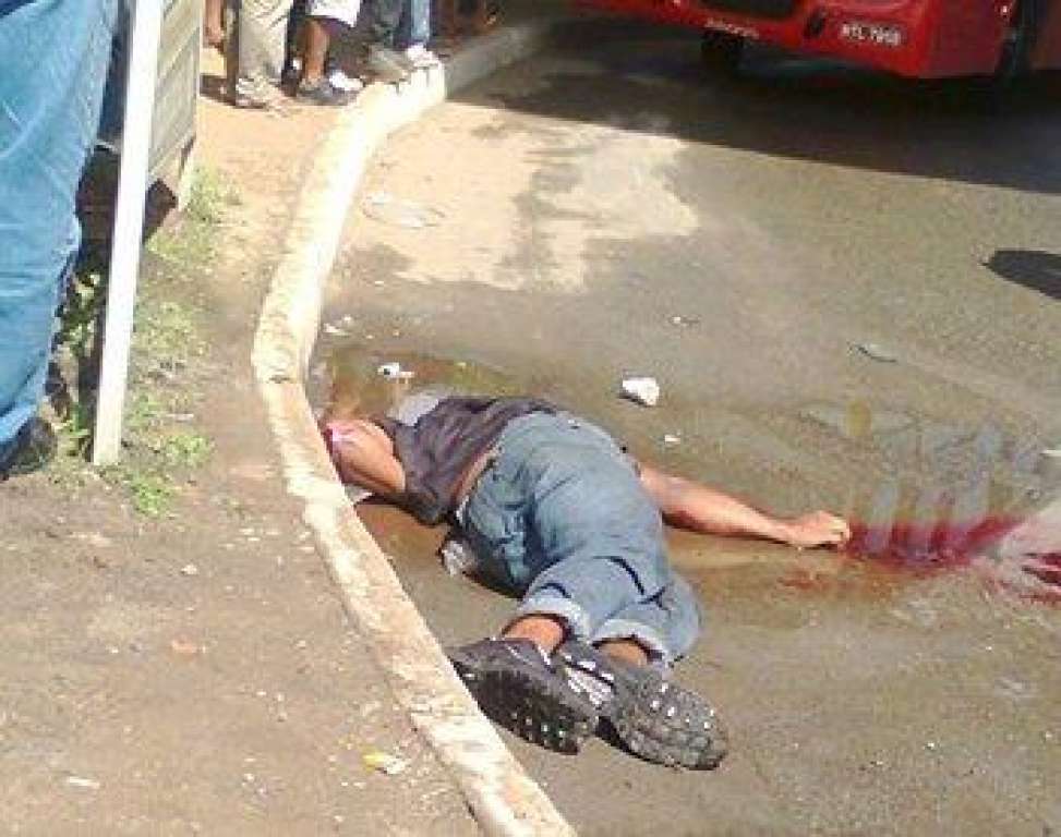 PÂNICO NA RÓTULA DO ABACAXI: Tentativa de assalto termina com dois mortos