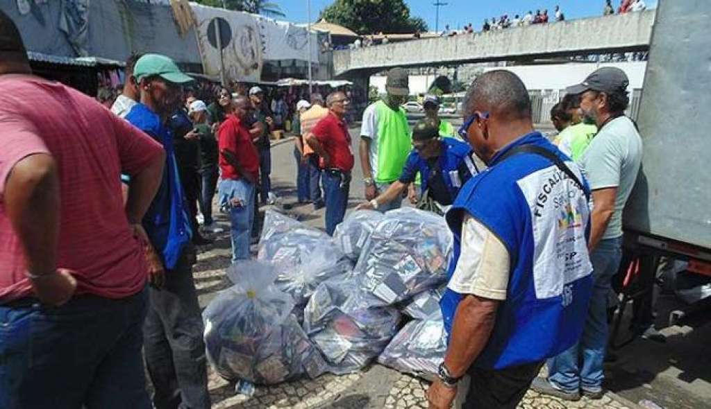 Salvador: Operação apreende mercadorias de ambulantes na rodoviária