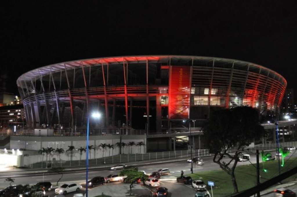 A dois dias do clássico, Arena Fonte Nova ganha as cores do Vitória