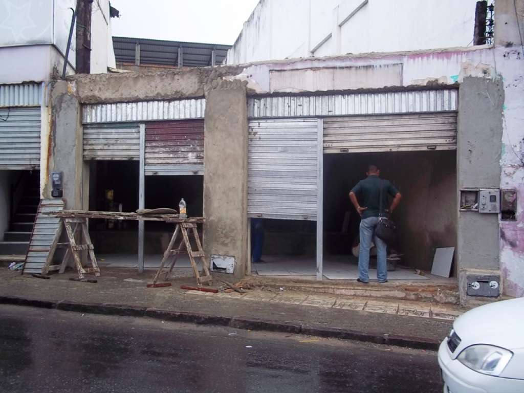 Salvador: Sucom interdita seis obras por falta de alvará