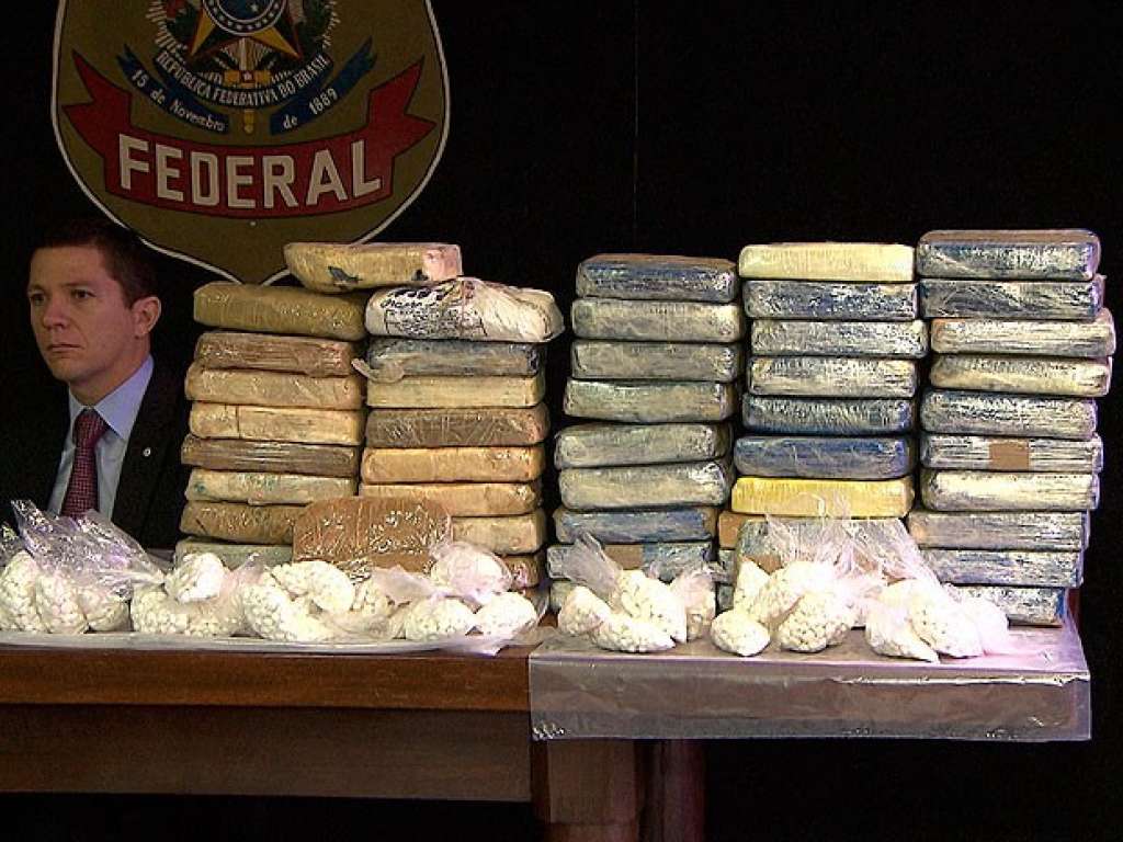 PF apreende 830 Kg de droga, entre maconha e cocaína; três são presos