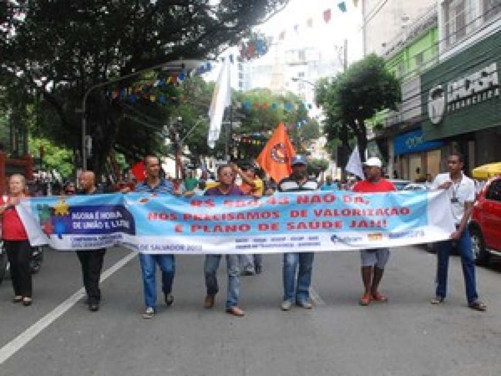 Servidores municipais de Salvador encerram greve