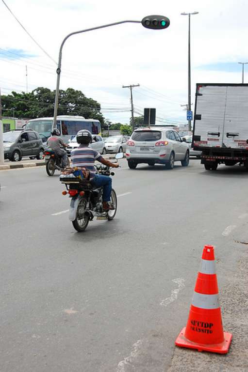 Lauro de Freitas : Prefeitura ordena tráfego na Estrada do Coco