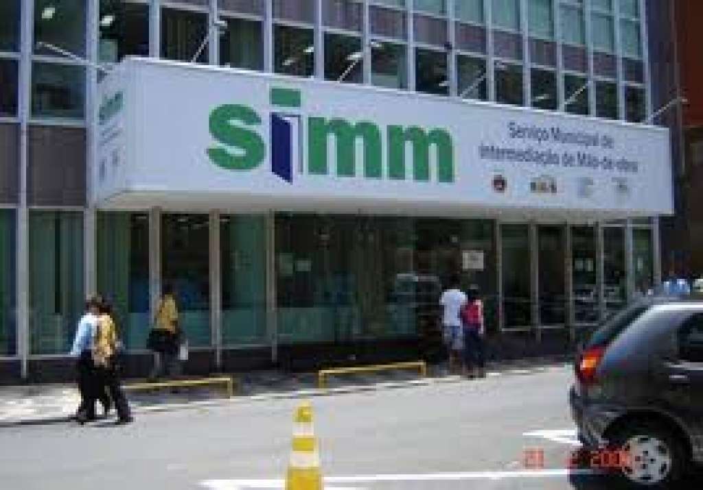 SIMM oferece 528 vagas de emprego para sexta-feira