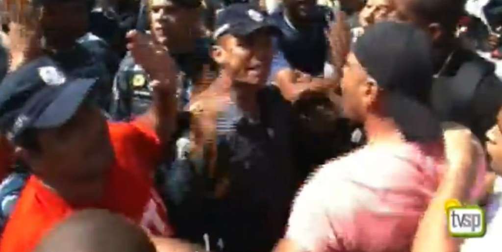 Veja Vídeo: Guardas municipais brigam durante assembléia