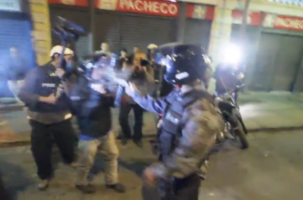 PM do Choque é autuado por agressão contra cinegrafista e abuso de poder durante protesto no Rio