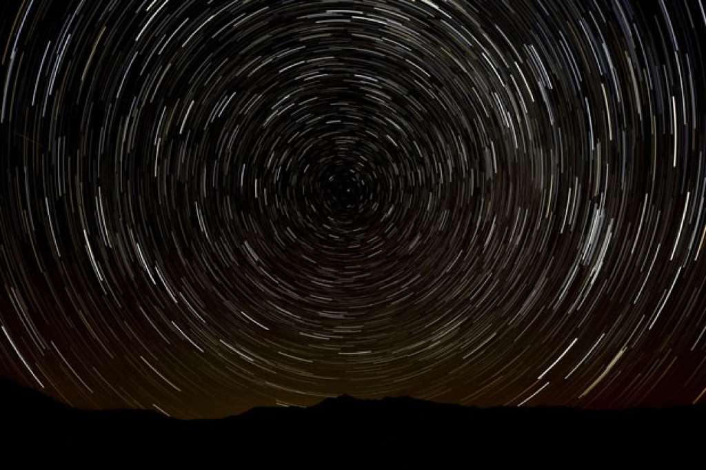 Fotógrafo registra chuva de meteoros perto de Madri, na Espanha