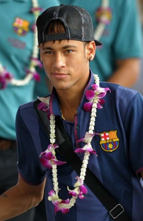 Foto: Sete quilos mais magro, Neymar assusta os fãs em foto publicada pelo Barcelona