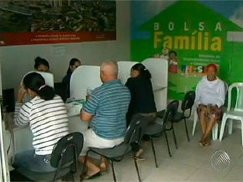 Beneficiários do Bolsa Família são investigados em Feira de Santana