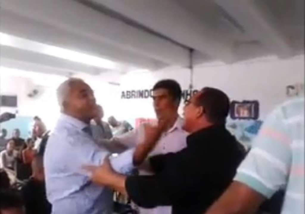 Vídeo: Eleição em subprefeitura de Salvador termina com briga